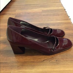 Stuart Weiztman EUC Sz 11 M